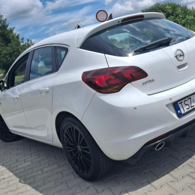Opel Astra 1.4 Turbo 2011