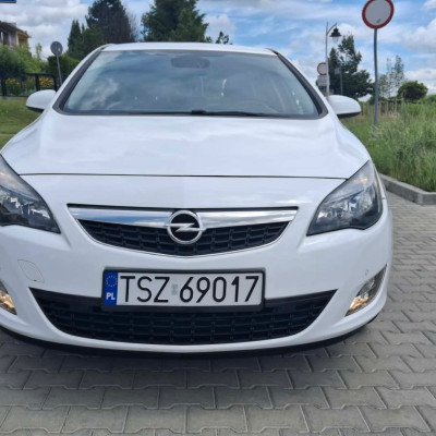 Opel Astra 1.4 Turbo 2011