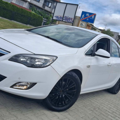 Opel Astra 1.4 Turbo 2011