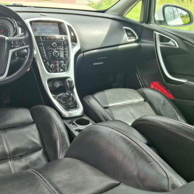Opel Astra 1.4 Turbo 2011