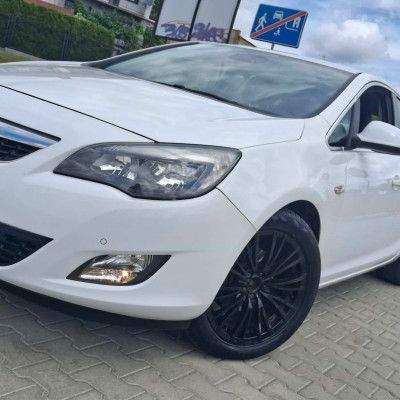 Opel Astra 1.4 Turbo 2011