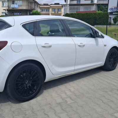 Opel Astra 1.4 Turbo 2011
