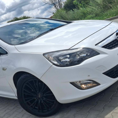 Opel Astra 1.4 Turbo 2011