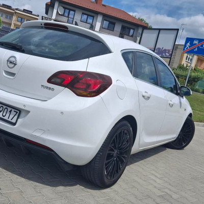 Opel Astra 1.4 Turbo 2011