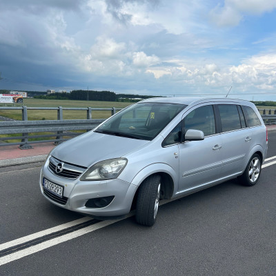 Opel Zafira B 1.4 b/gaz 2010