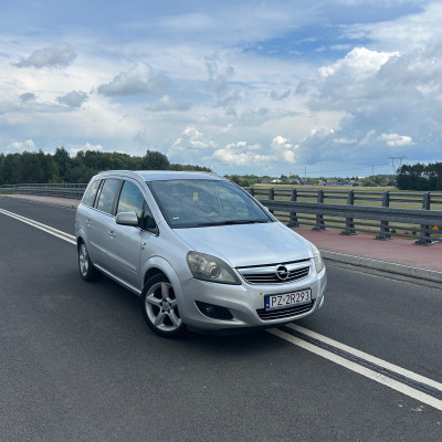 Opel Zafira B 1.4 b/gaz 2010