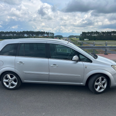 Opel Zafira B 1.4 b/gaz 2010