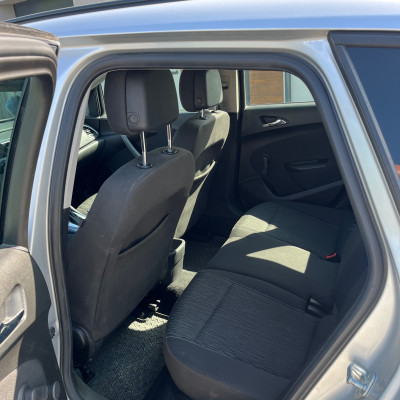 Opel Astra J Sports Tourer automat