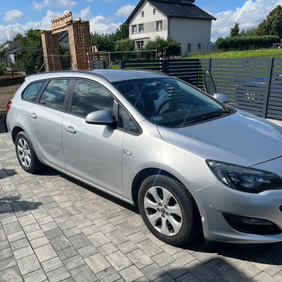 Opel Astra J Sports Tourer automat