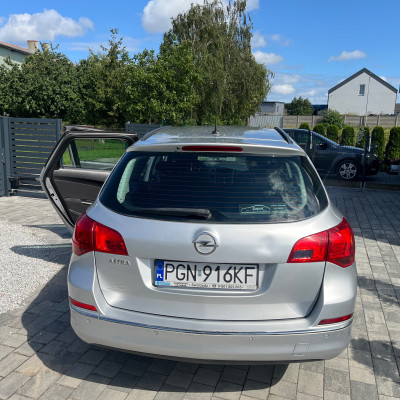 Opel Astra J Sports Tourer automat