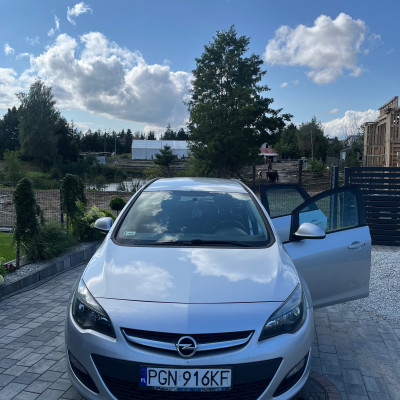Opel Astra J Sports Tourer automat