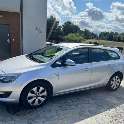 Opel Astra J Sports Tourer automat