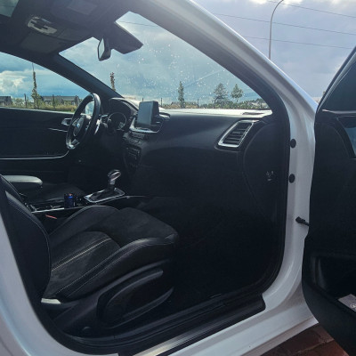 Kia Ceed 1.4 T-GDI DCT  GT Line