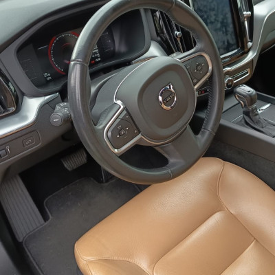Volvo XC60 T6 Momentum 2018r